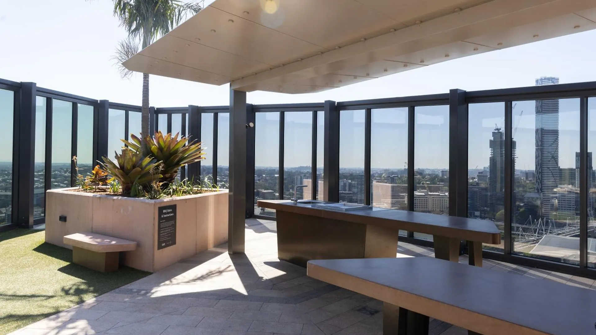 Spectacular Views, King Bd Plus Single Bed & Parking Brisbane 0*,