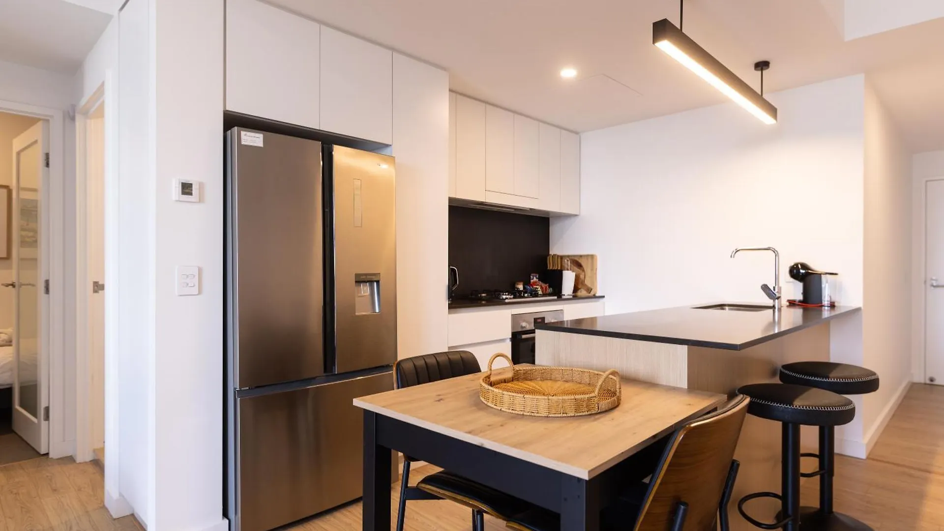 Spectacular Views, King Bd Plus Single Bed & Parking Brisbane Apartment